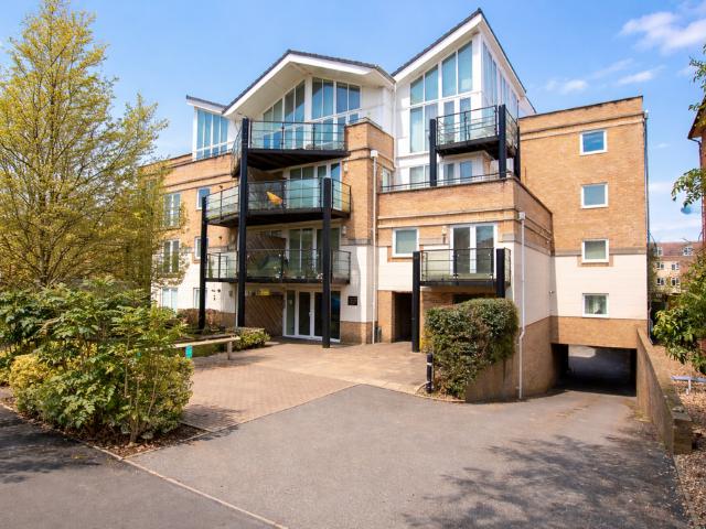 Flat for sale in Westwood Park, City Of Southampton