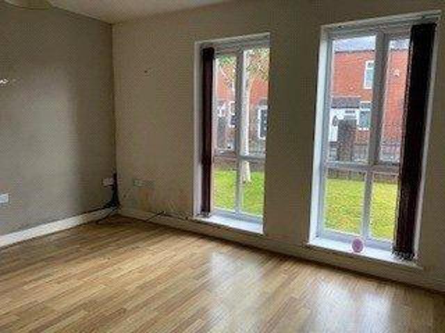 Flat for sale in Westhoughton, Lee Bank