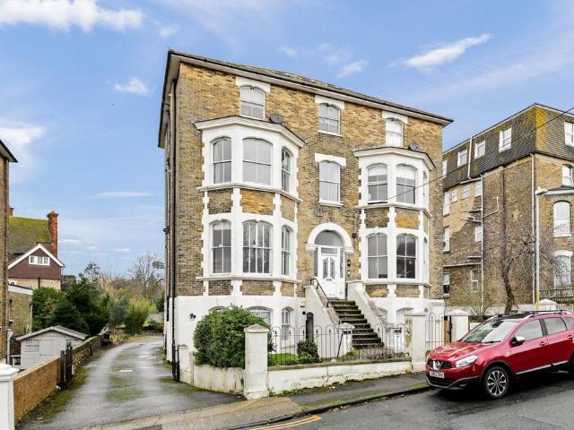 Flat for sale in Tower Hamlets, Ash