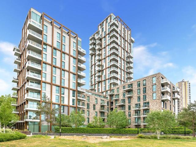 Flat for sale in Woodberry Down, Greater London