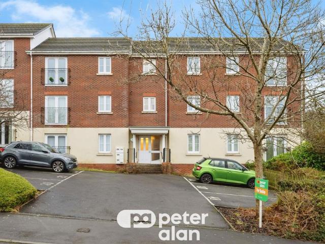 Flat for sale in Cimla, Briton Ferry