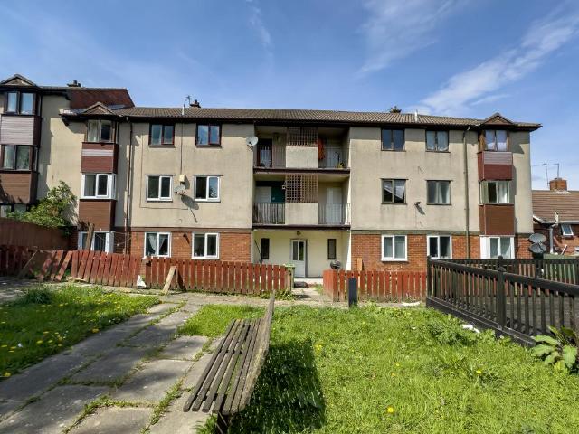 Flat for sale in Farringdon, Tyne And Wear