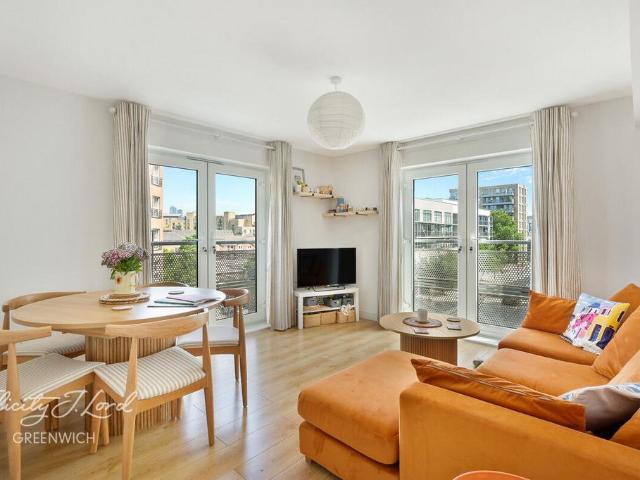 Flat for sale in Greater London