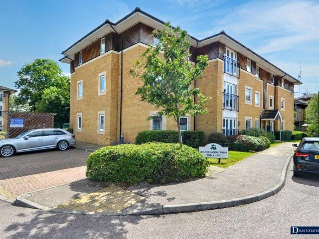 Flat for sale in Ardleigh Green, Greater London