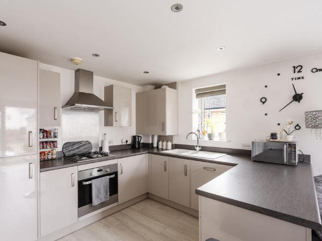 Flat for sale in Noak Hill, Essex