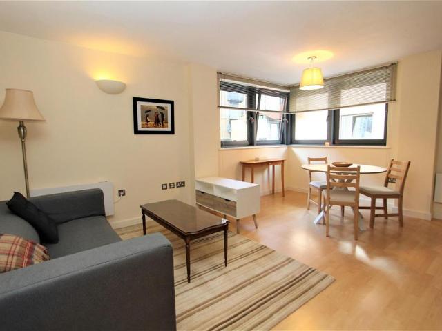 Flat for sale in Holbeck, West Yorkshire