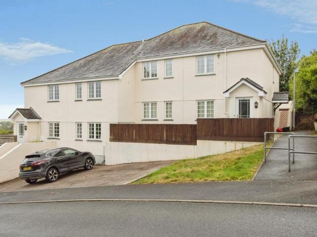 Flat for sale in St Stephen, Cornwall