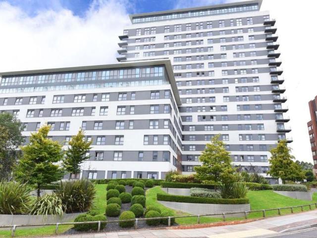 Flat for sale in Basingstoke, Basingstoke and Deane