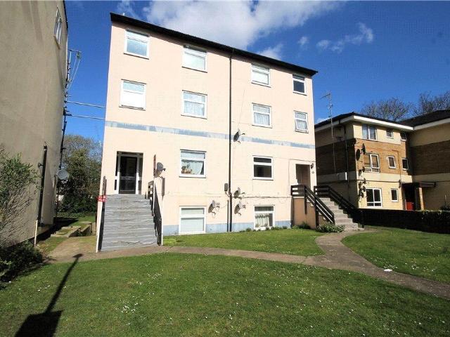 Flat for sale in London Borough of Croydon, Selhurst