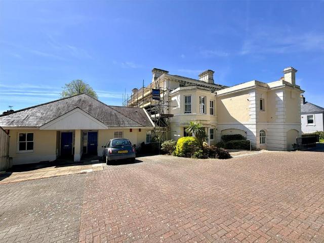 Flat for sale in Mount Wise