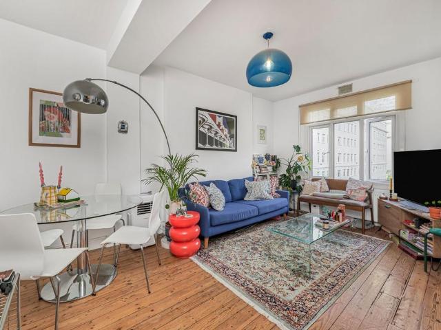 Flat for sale in Brixton, Greater London