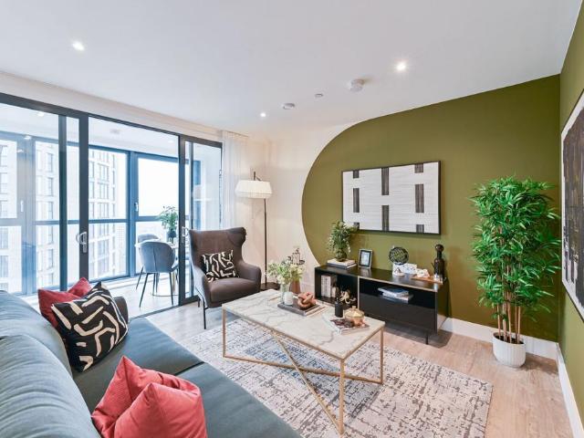 Flat for sale in London Borough of Croydon, Greater London
