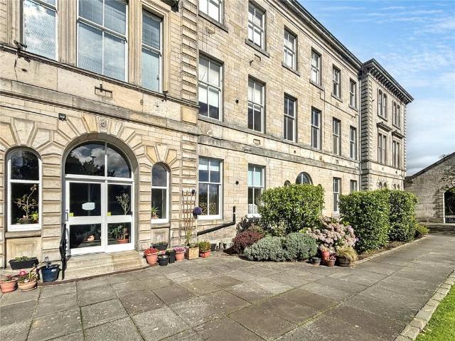 Flat for sale in Abbey Parks, Dunfermline