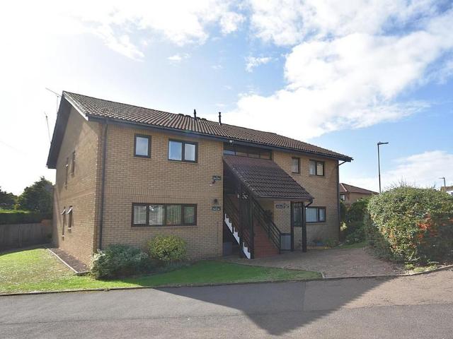 Flat for sale in The Knap, Barry