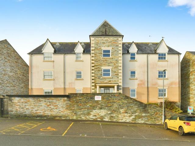Flat for sale in Saltash, Cornwall