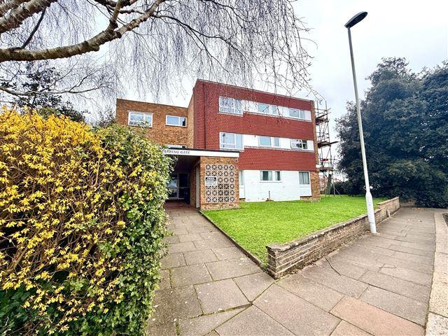 Flat for sale in West Worthing, Worthing