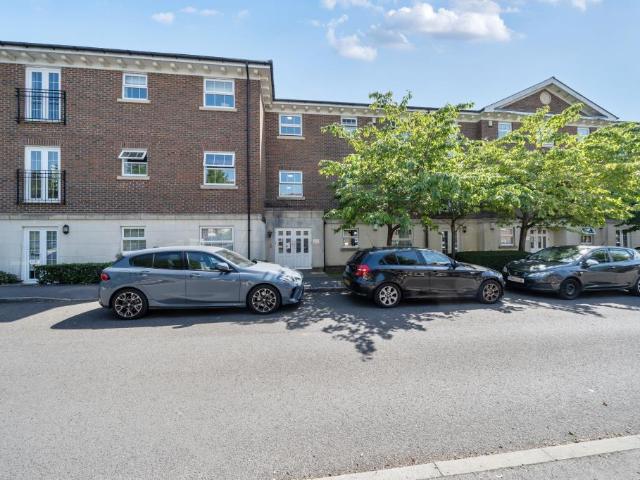 Flat for sale in Enborne, West Berkshire