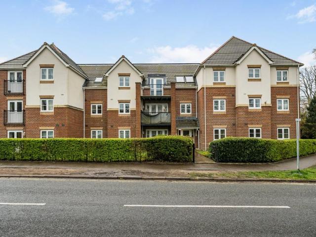 Flat for sale in Helford, Hampshire