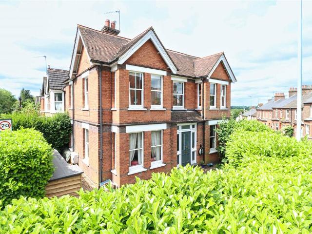 Flat for sale in St Albans