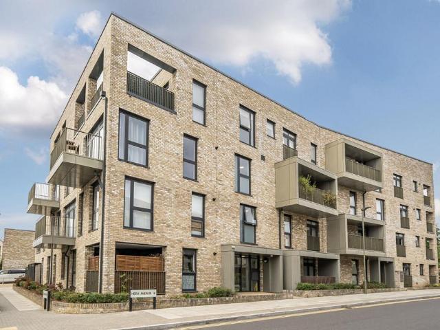 Flat for sale in Dollis Valley Estate, Greater London