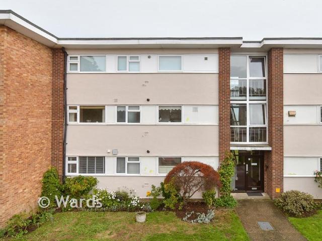 Flat for sale in Lower Walmer, Dover