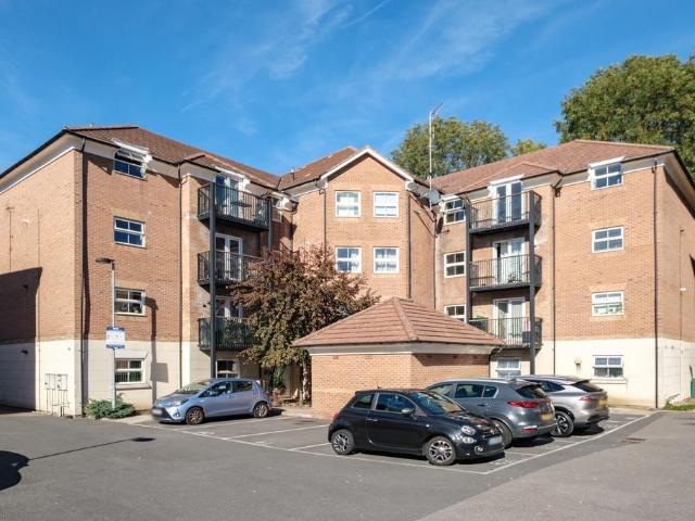 Flat for sale in London Borough of Haringey, Greater London
