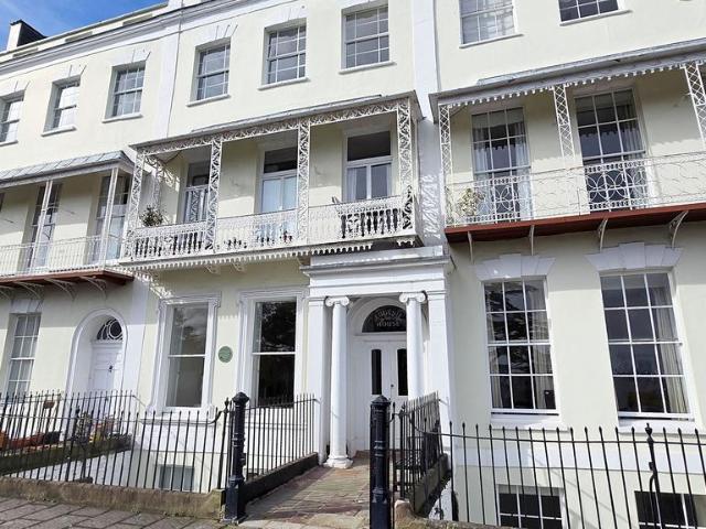 Flat for sale in Hotwells, Feckenham