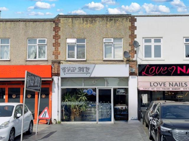 Flat for sale in Blackfen, Greater London