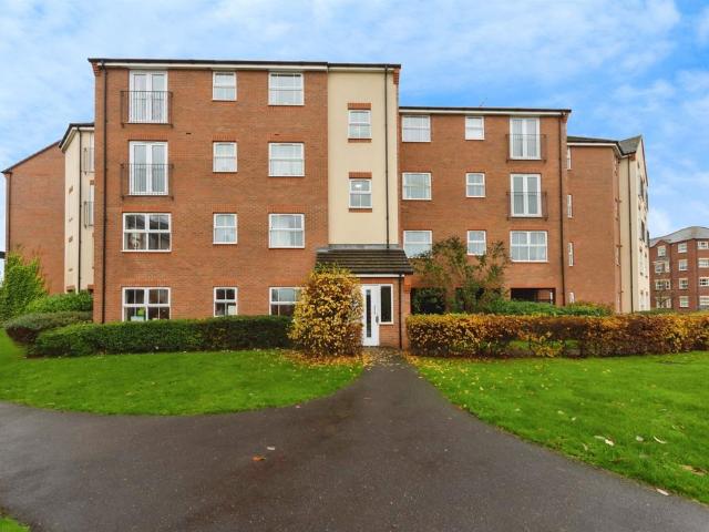 Flat for sale in Elmdon, West Midlands