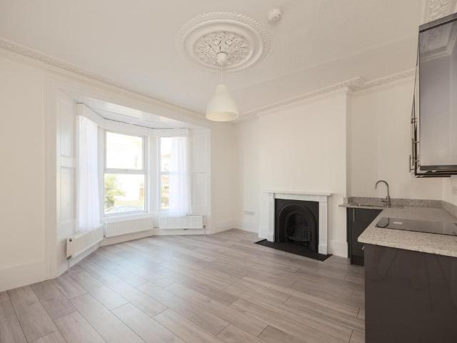 Flat for sale in Wapping Wharf, Feckenham