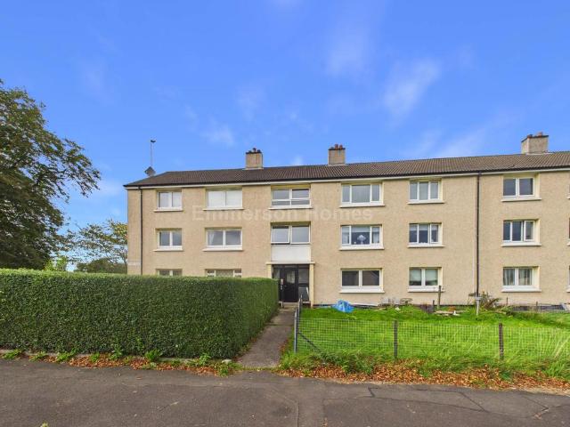 Flat for sale in Johnstone Castle, Elderslie