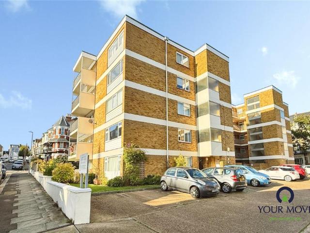 Flat for sale in East Cliff, Thanet