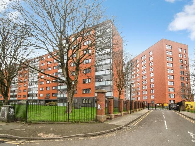 Flat for sale in Blackfriars, Salford