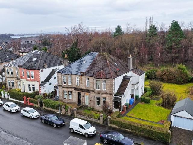 Flat for sale in Tollcross, Scotland