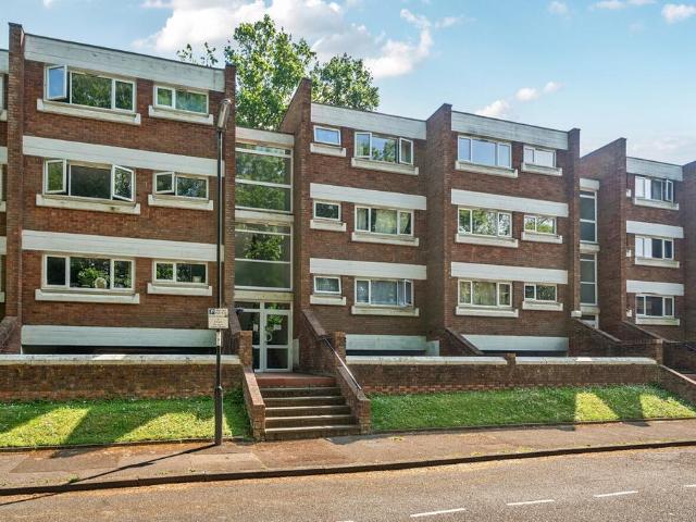 Flat for sale in Banister's Park, Isle Of Man