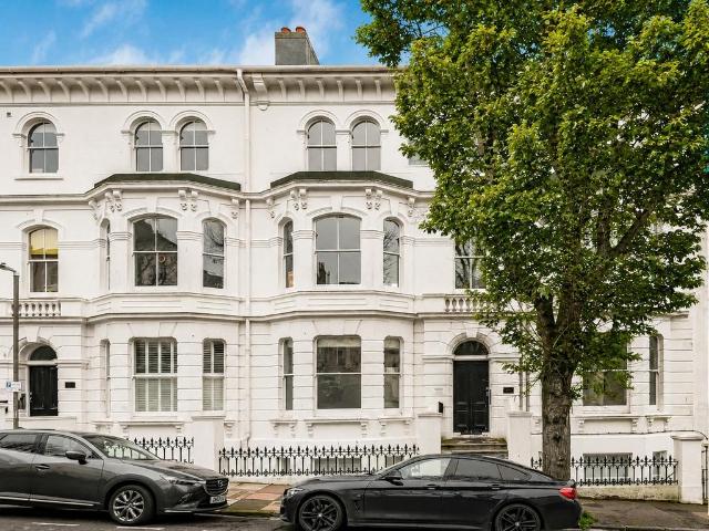 Flat for sale in Round Hill, Brighton & Hove