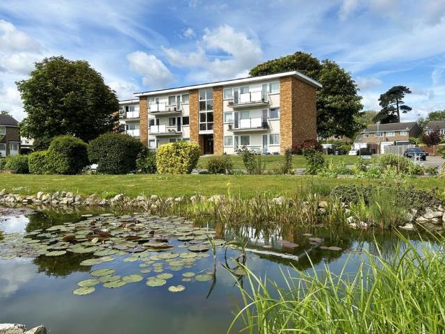 Flat for sale in Lower Walmer, Ash
