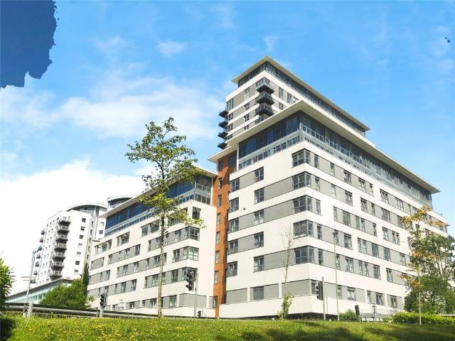 Flat for sale in Basingstoke, Basingstoke and Deane