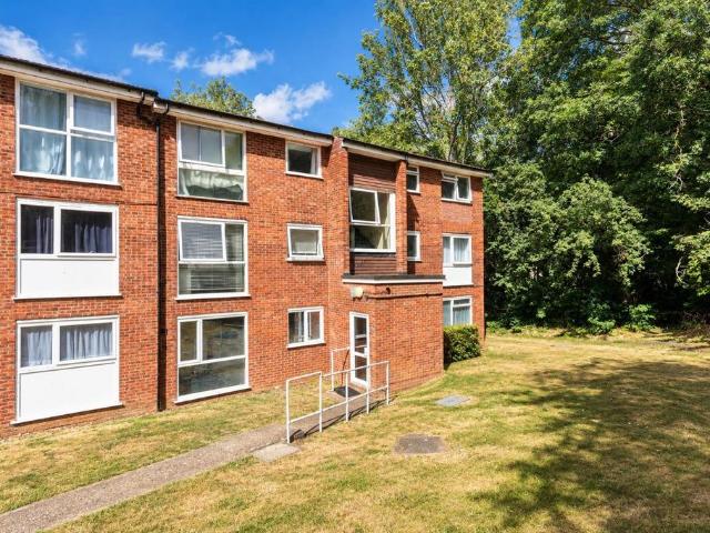 Flat for sale in Woodhall Farm, Dacorum