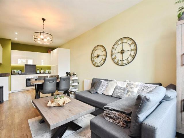 Flat for sale in Navestock Side, Essex