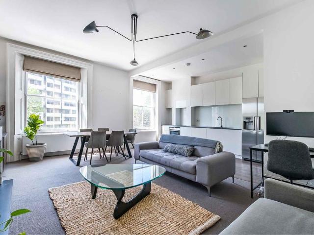 Flat for sale in Bayswater, Greater London