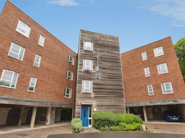 Flat for sale in Watergate, Devon