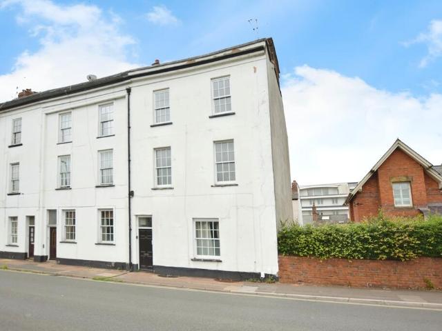 Flat for sale in Watergate, Devon