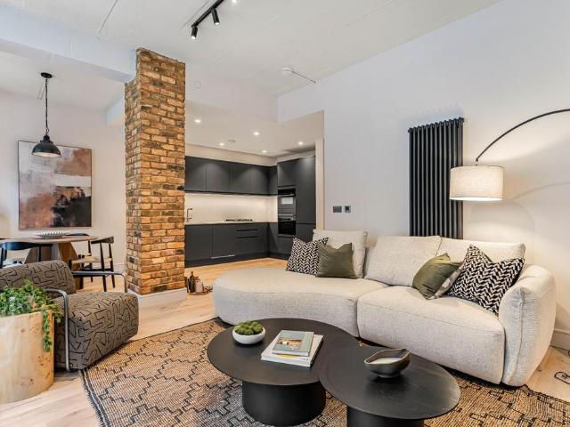 Flat for sale in Finsbury, Greater London