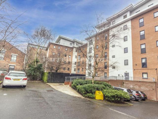 Flat for sale in Avenham, Higher Bartle