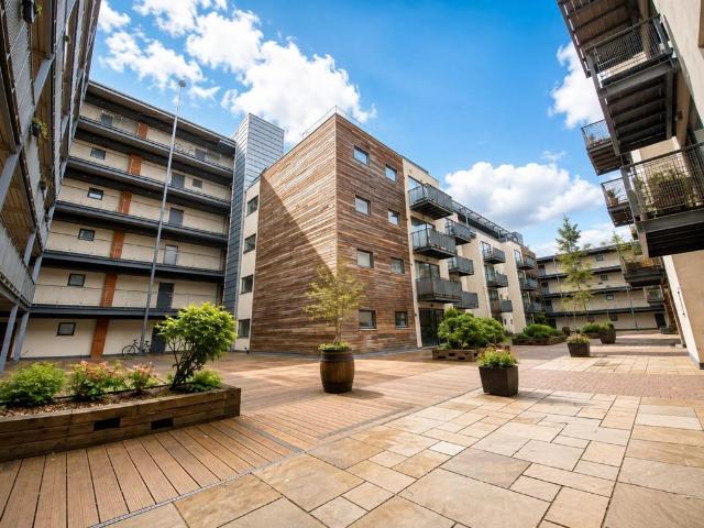 Flat for sale in Georgia, Greater Manchester