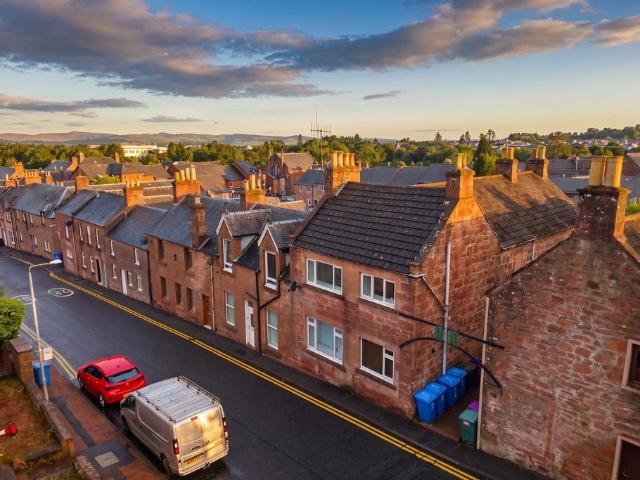 Flat for sale in Kirriemuir, Scotland