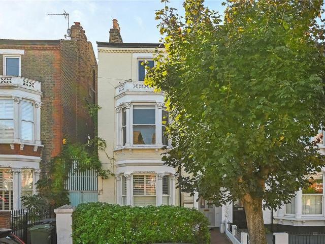 Flat for sale in Abbeville Village, Greater London