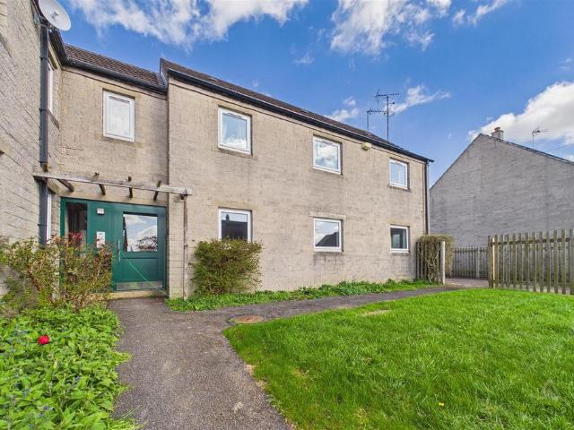 Flat for sale in Froggatt, East Midlands