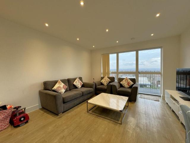 Flat for sale in Wealdstone, Greater London